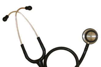 سماعة طبية ترمز إلى مهنة الطب والتكوين التخصصي للأطباء
